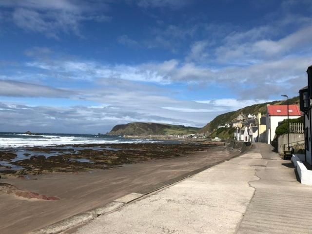 Puffins Nest Villa Gardenstown Exterior photo